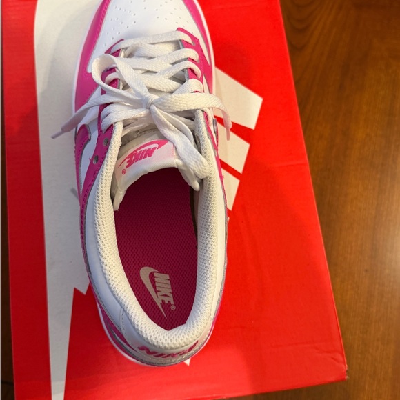 Nike Dunk Low 7Y/8.5W Sneakers in Pink and White - Picture 6 of 15
